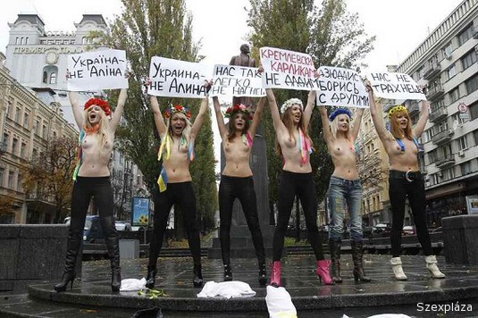 Ukrán nők félmeztelenül a szexuális kizsákmányolás ellen