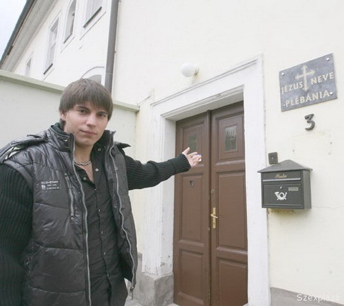 A meleg pap 80 ezret ajánlott a szexért