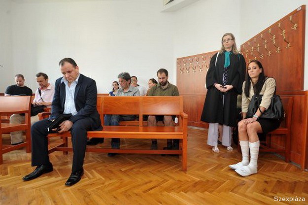 Damu erőszakkal behelyezte a faszát Palácsik Tímeába
